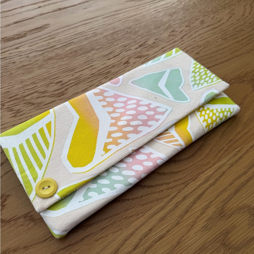 Jana Lam Hawaii Patterned Clutch